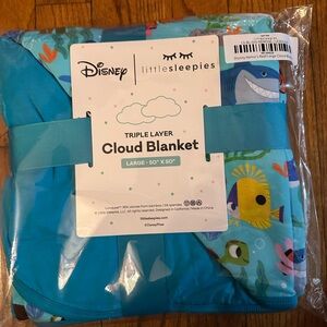 Disney Little Sleepies Large Cloud Blanket- Nemo’s Reef